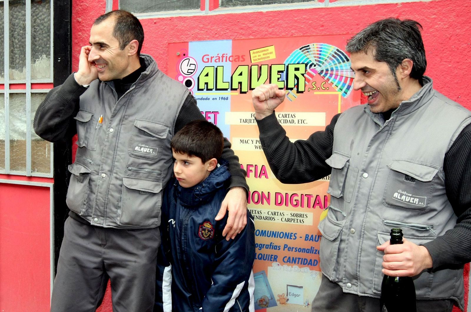Suzuki MotoGP rider Loris Capirossi of Italy meets U.S. actor Brad Pitt (R) before the MotoGP Italian motorcycling Grand Prix in Mugello