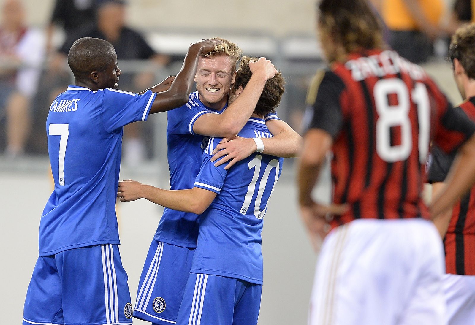 Los jugadores del Chelsea celebran el gol de Andre Schurrle