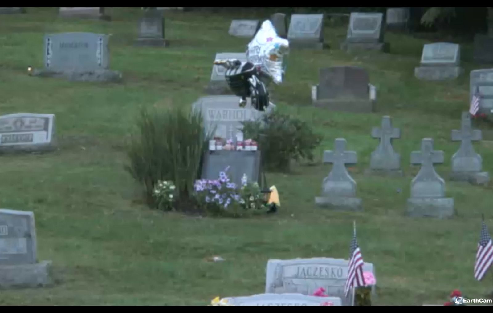 El Museo Andy Warhol estrena un apartado llamado Figment donde se puede ver online la tumba del artista fallecido en 1987