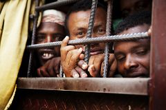 Miles de emigrantes etíopes, atrapados en Yemen en espera de ser deportados de vuelta a su país