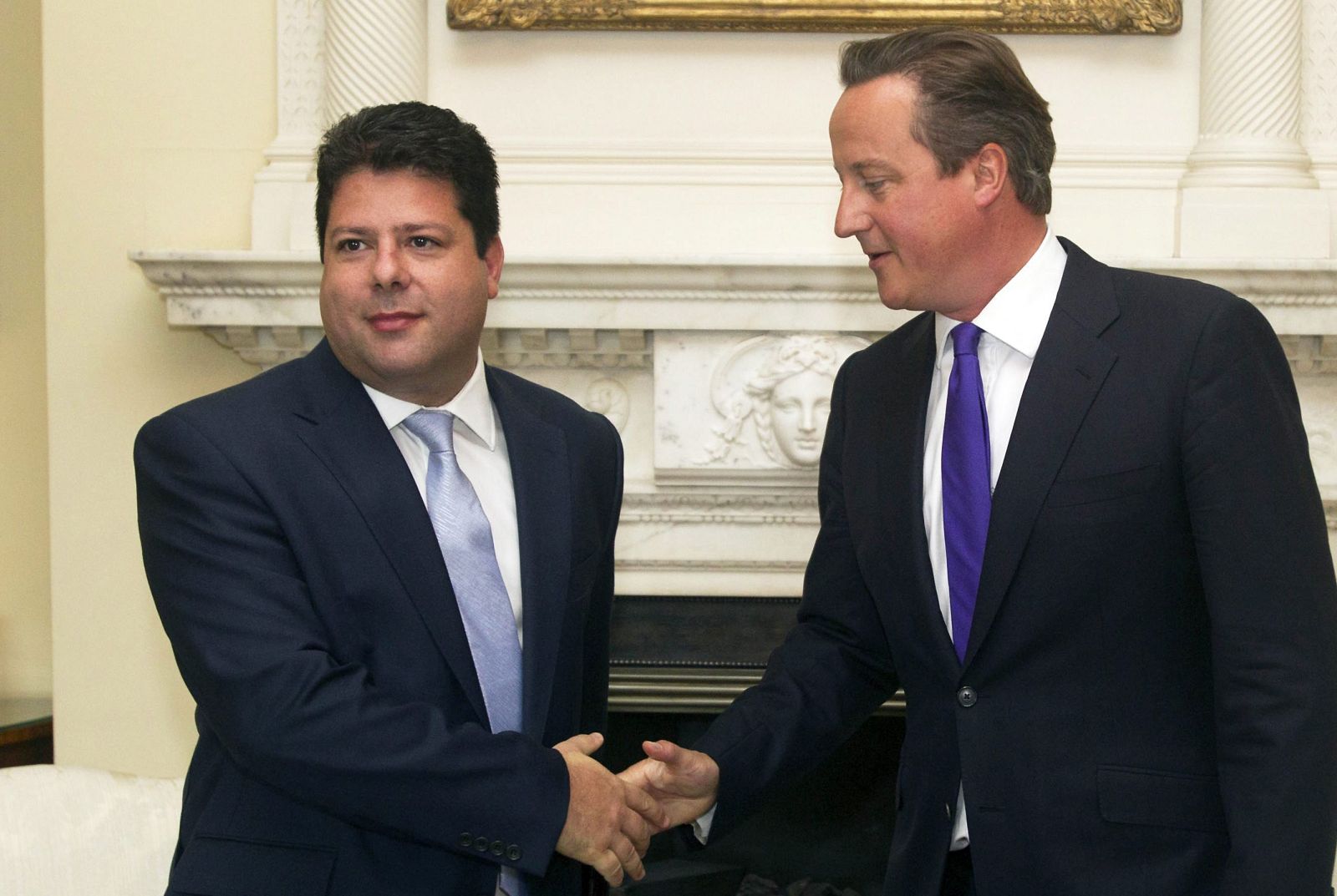 EL PRIMER MINISTRO BRITÁNICO, DAVID CAMERON, RECIBE AL MINISTRO PRINCIPAL DE GIBRALTAR, FABIAN PICARDO