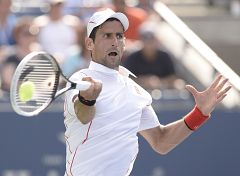Djokovic salva el escollo de Becker y Granollers remonta a Ram
