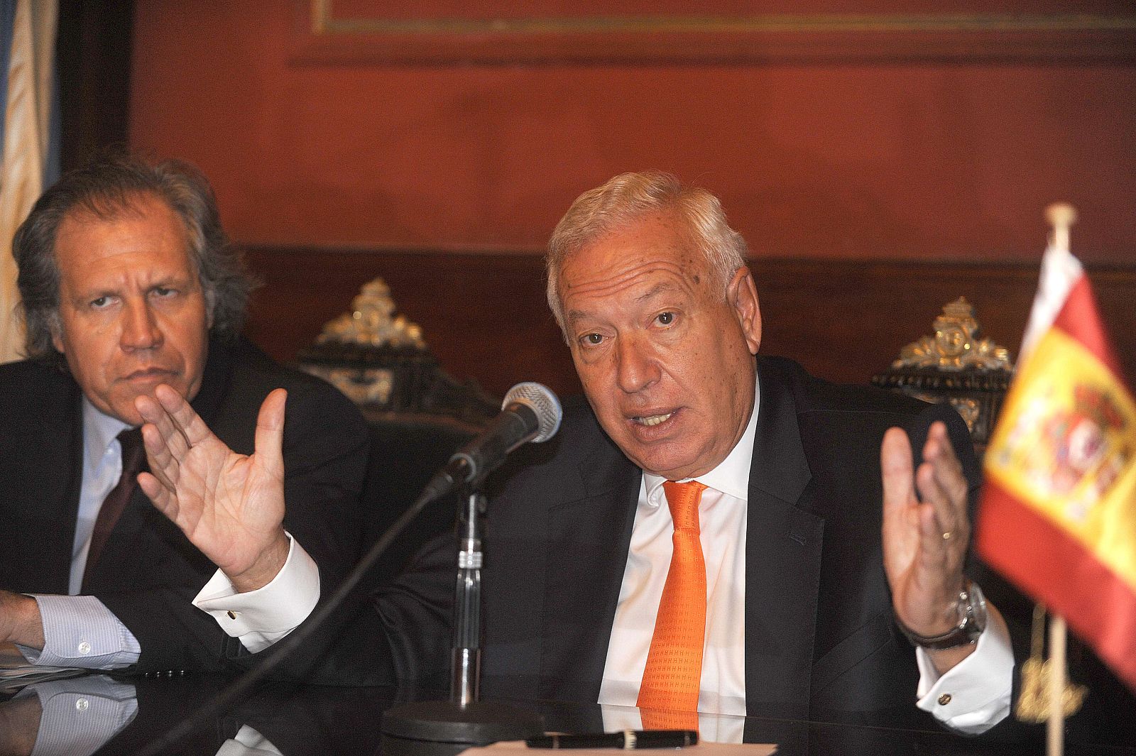 El ministro de Asuntos Exteriores, José Manuel García-Margallo, en Uruguay.