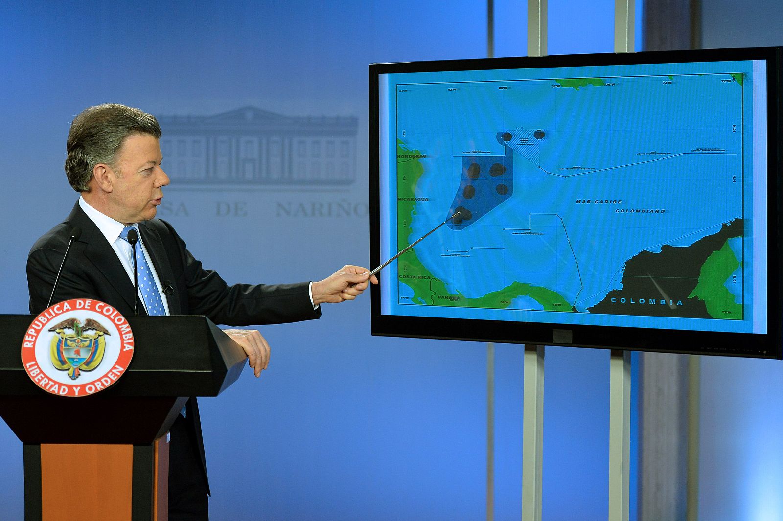 SANTOS AFIRMA QUE FALLO DE LA HAYA "NO ES APLICABLE" Y DEFENDERÁ TERRITORIO