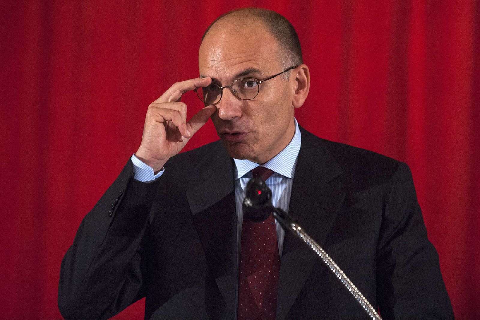 El primer ministro italiano, Enrico Letta, indignado por las amenazas del PDL mientras él participa en la Asamblea General de la ONU.