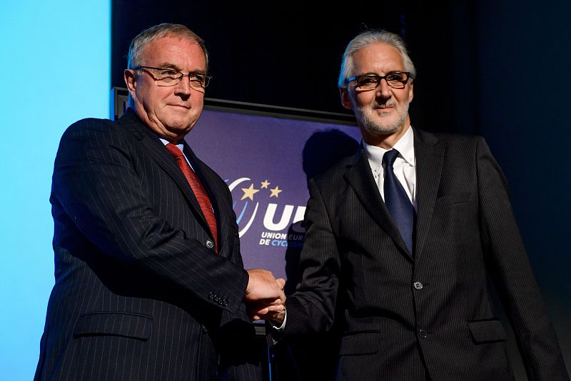 Brian Cookson releva a Pat McQuaid en la presidencia de la UCI