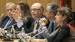 Los ingresos por cotizaciones bajan un 2,9% y el Gobierno eleva cinco puntos la base máxima