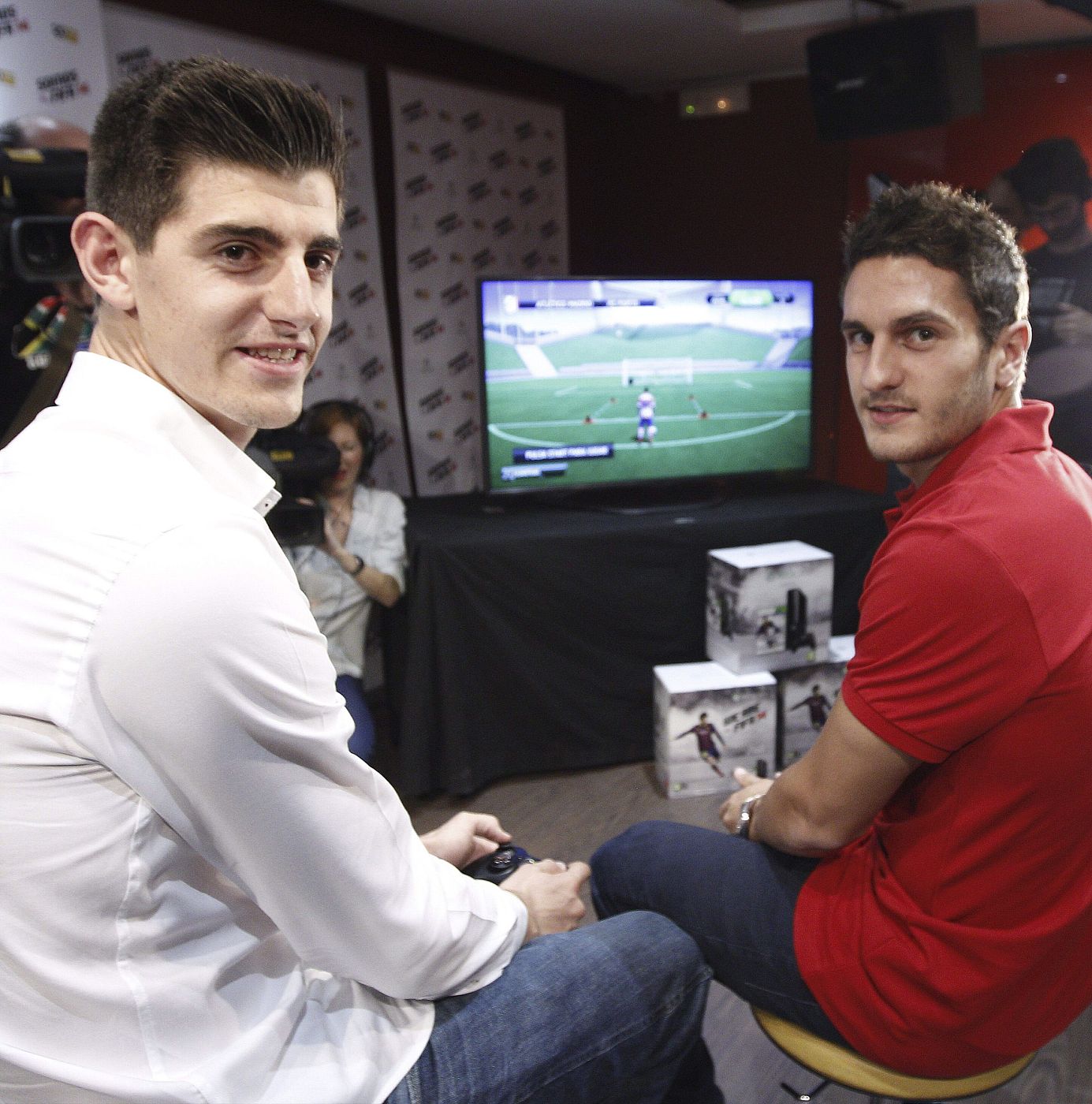 PRESENTACIÓN DEL JUEGO EA SPORTS FIFA 14