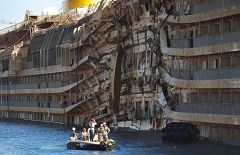 Un oficial y el cartógrafo del Costa Concordia jugaban a la consola durante el naufragio