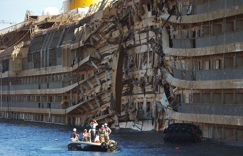 Un oficial y el cartógrafo del Costa Concordia jugaban a la consola durante el naufragio