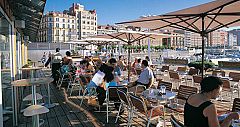 Las ventas y el empleo del sector servicios caen en agosto, en plena temporada turística