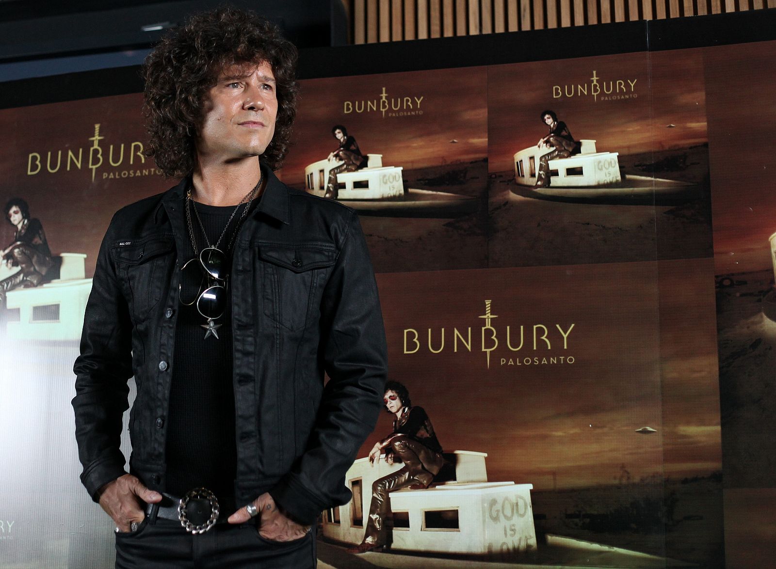 ENRIQUE BUNBURY PRESENTA SU NUEVO DISCO EN MÉXICO