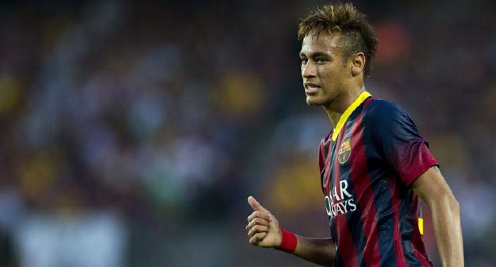 El brasileño Neymar, feliz tras anotar su primer gol en un 'clásico'