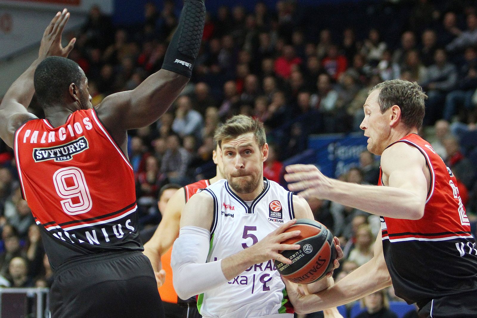 Nocioni ha sido el mejor del equipo vasco ante el Rytas.