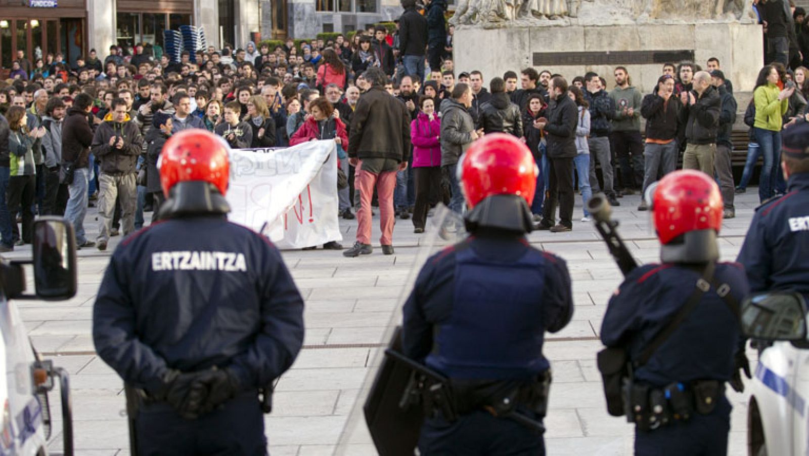 El uso de pelotas de goma contra disturbios será prohibido en Cataluña.