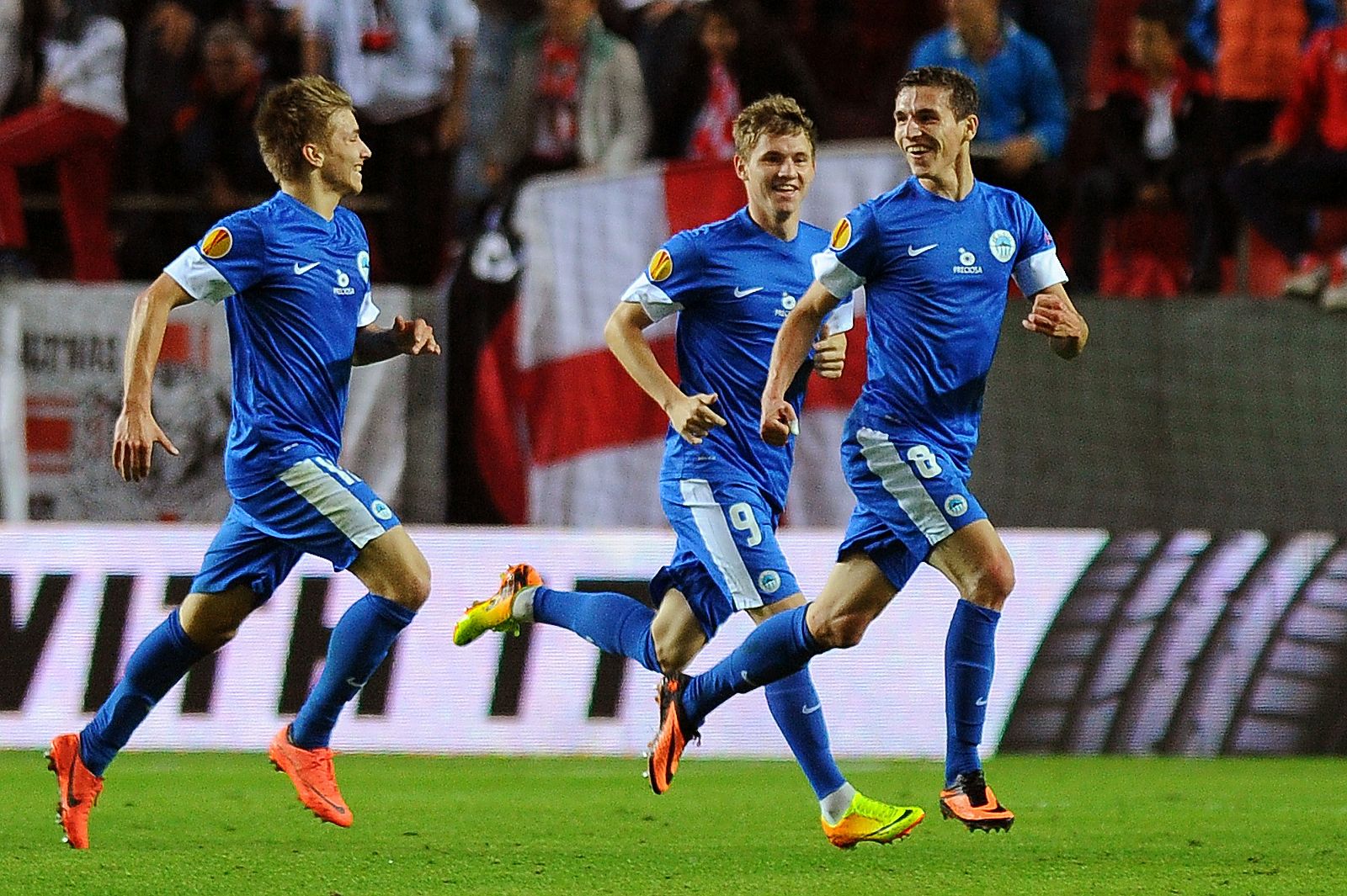 El jugador del Slovan Liberec David Pavelka celebra el gol del empate.