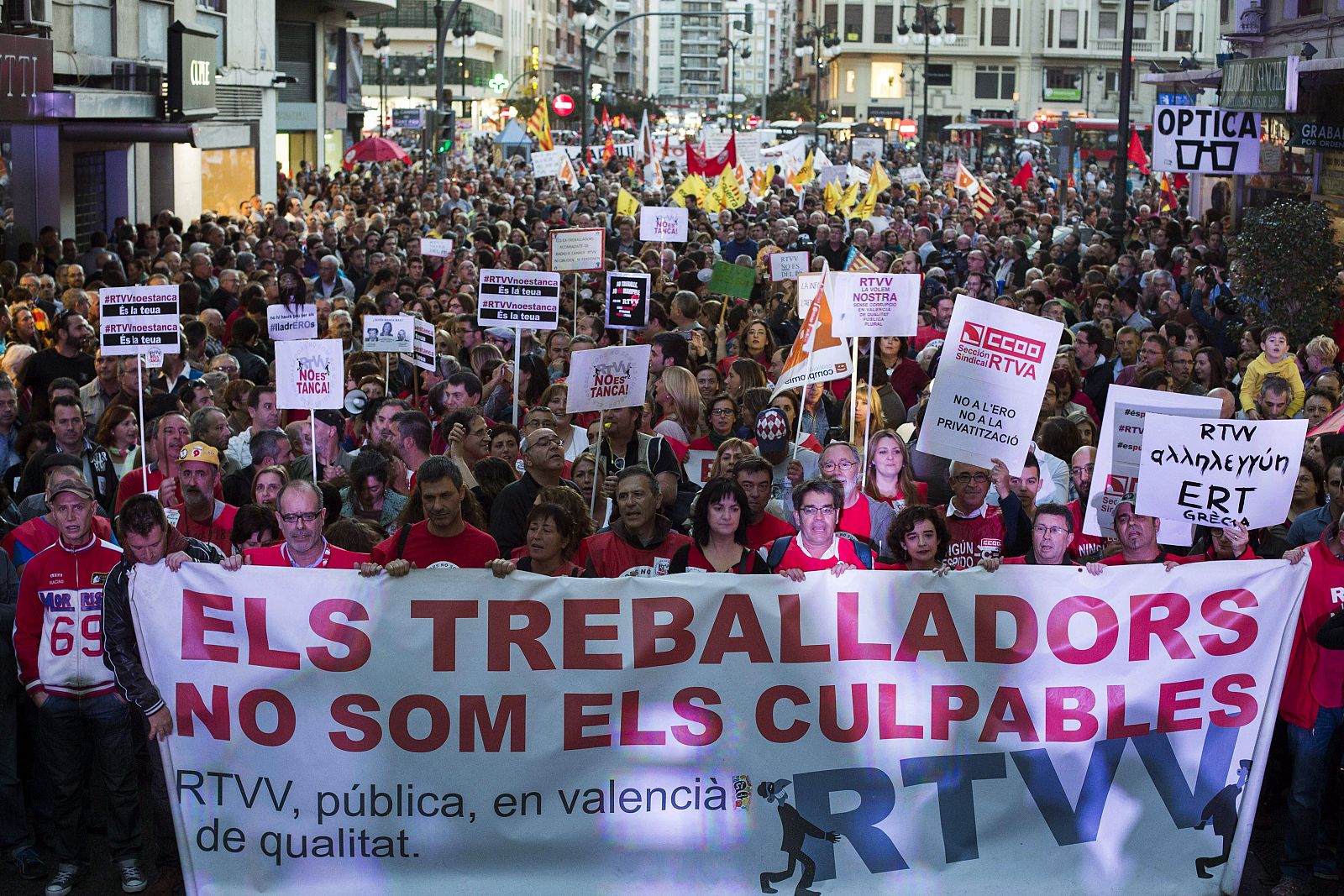 MANIFESTACIÓN CONTRA EL CIERRE DE RTVV