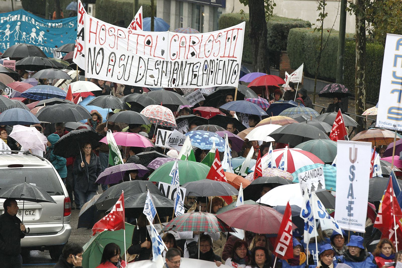 MEDIO MILLAR DE PERSONAS MARCHAN EN MADRID A FAVOR DEL HOSPITAL CARLOS III