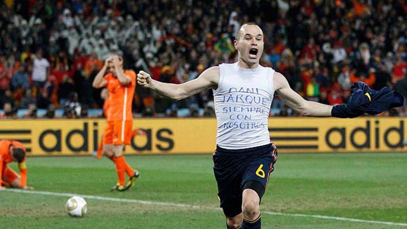 Iniesta regresa a Sudáfrica, escenario que le convirtió en mito del fútbol español