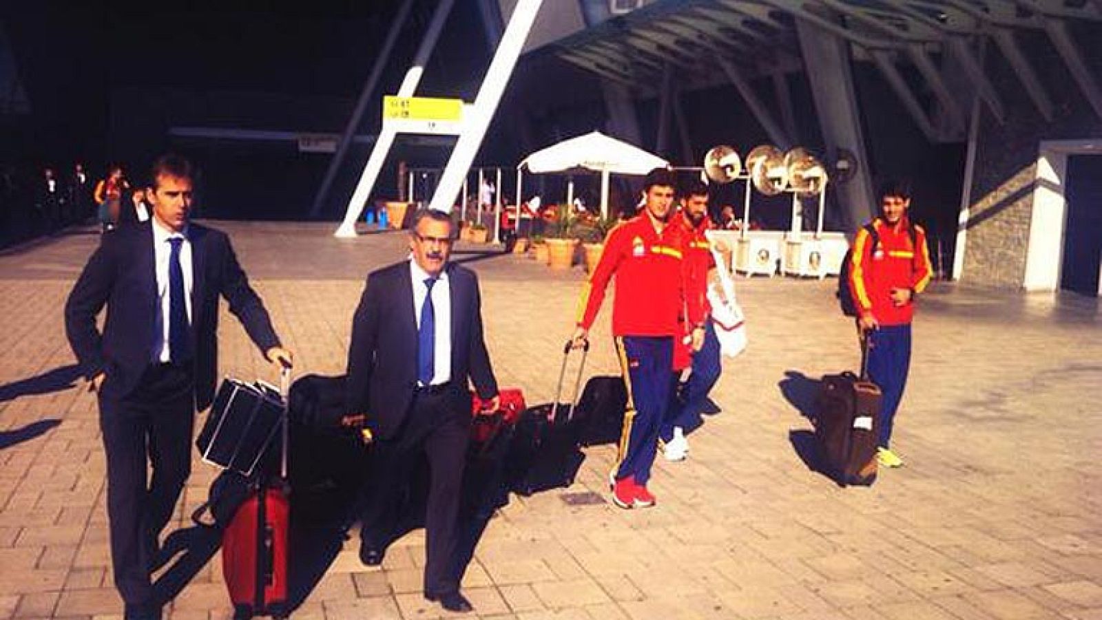 Llegada de la selección sub- 21 a Albania