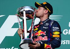 Vettel bate otro récord con su octava victoria seguida y Alonso asegura el subcampeonato