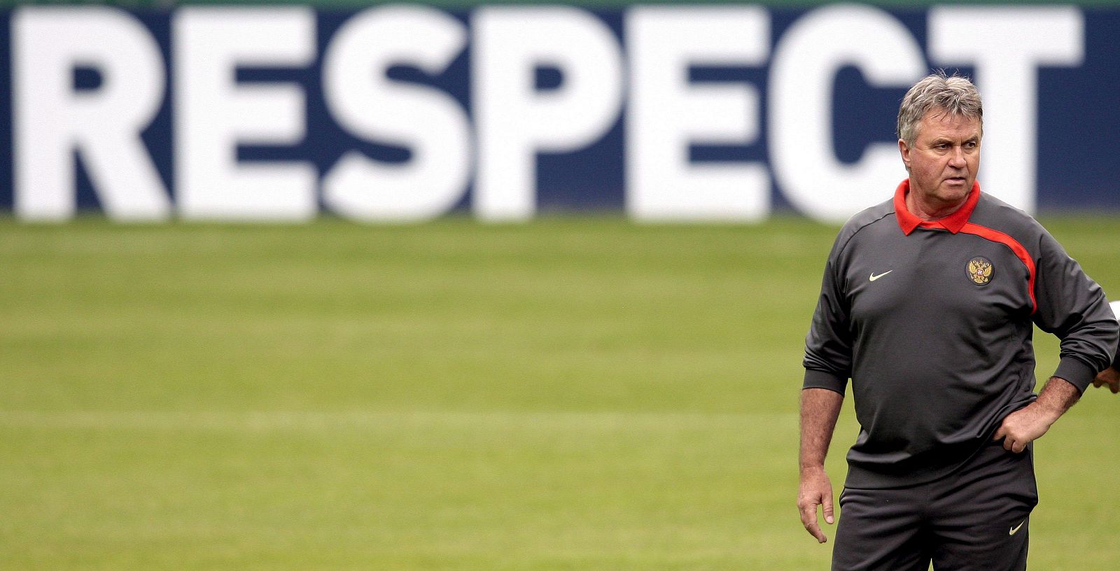 Hiddink busca delantero