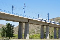 Renfe imita a las aerolíneas y ofrecerá comida de pago a los pasajeros en sus asientos