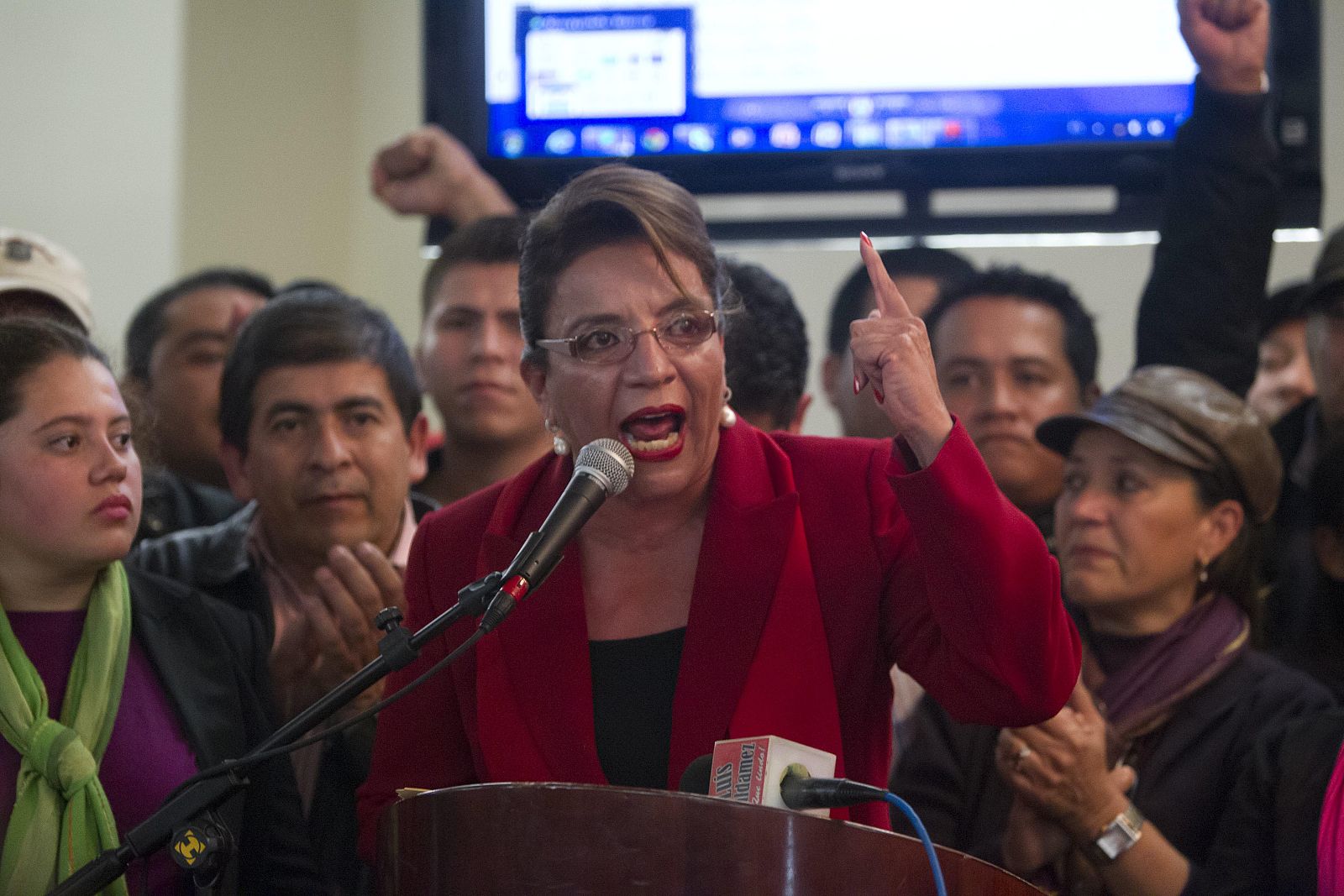 CASTRO NO ACATA RESULTADOS QUE FAVORECEN A OFICIALISTA Y LLAMA A MOVILIZACIÓN