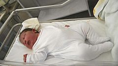 Nacen menos niños por quinto año consecutivo y la natalidad baja en España un 18,3% desde 2008