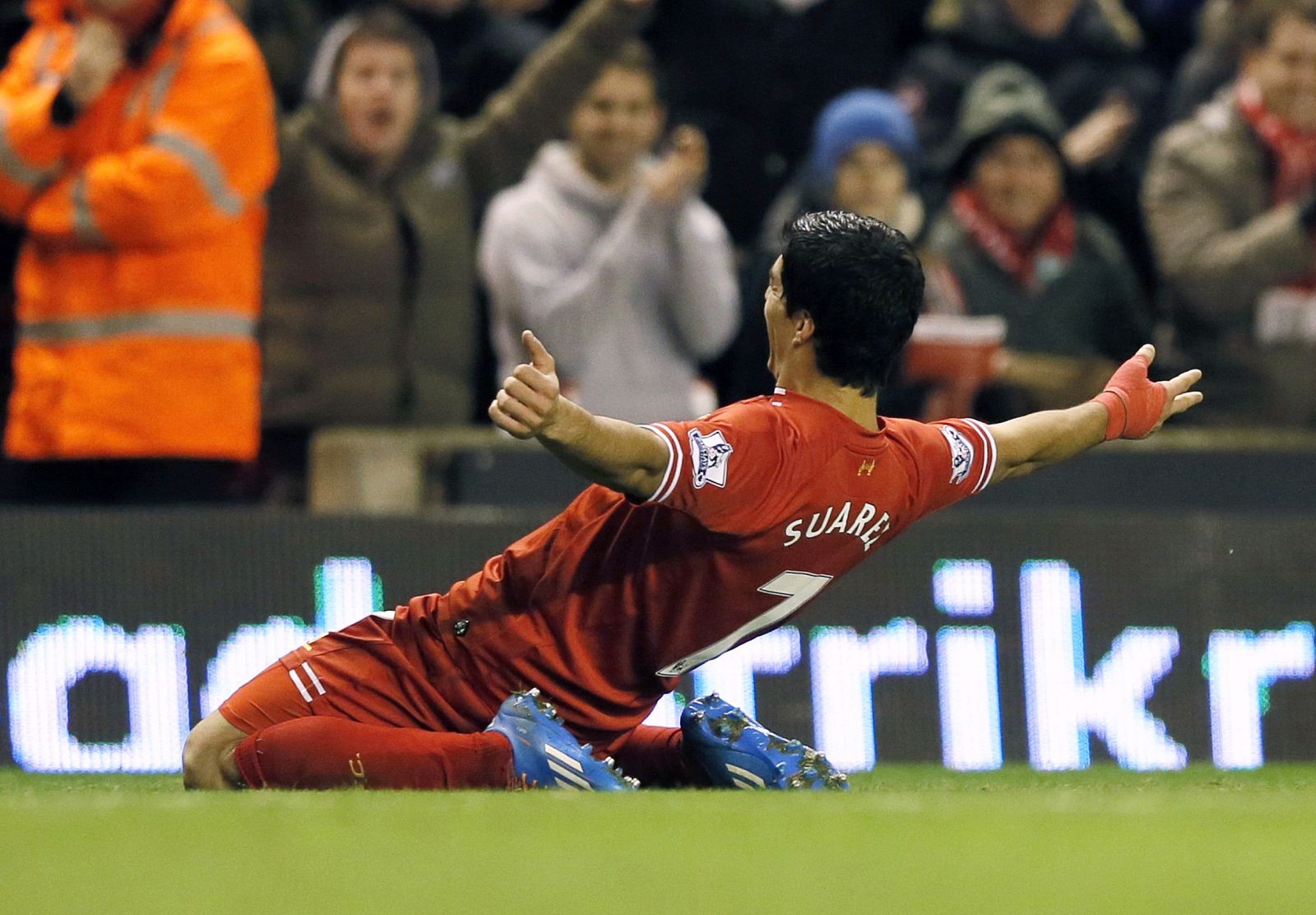 El uruguayo Luis Suárez celebra uno de sus cuatro goles.