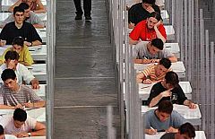 Castilla y León comienza la Selectividad, de la que se examinarán 150.000 alumnos en España