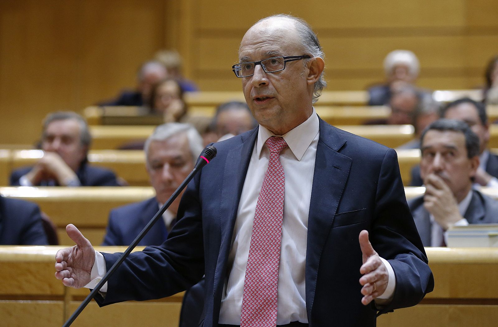 El ministro de Hacienda, Cristóbal Montoro en el pleno del Senado que tuvo lugar el pasado martes.