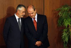 La justicia anula el auto de "preimputación" de Chaves y Griñán y pide que se motive mejor