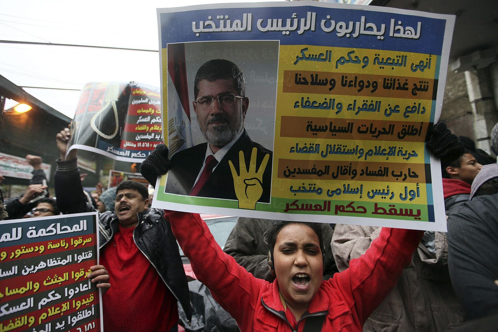 Simpatizantes del depuesto presidente egipcio Mohamed Mursi participan en una manifestación en El Cairo (Egipto)