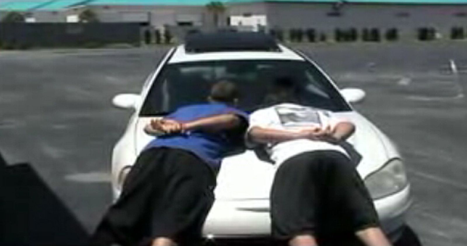 Dos adolescentes, obligados a disculparse por 'Youtube'