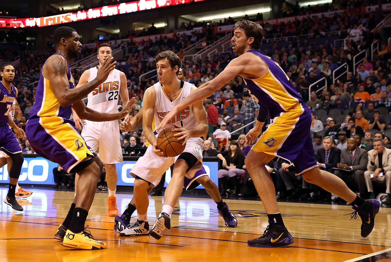 Los Angeles Lakers v Phoenix Suns