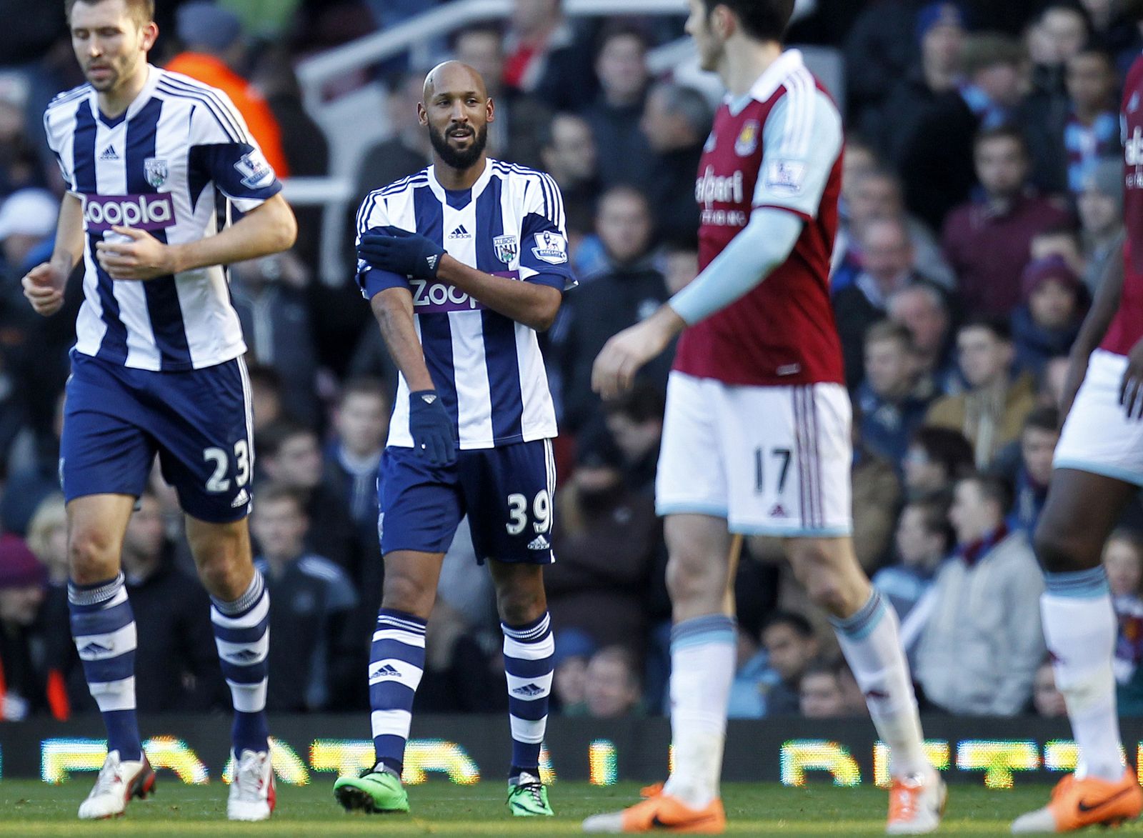 Polémico gesto de Anelka en el West Ham - West Bromwich