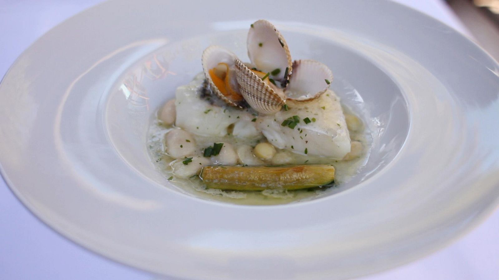 MasterChef Junior - Merluza en salsa verde con alubias pochas y verduritas de temporada