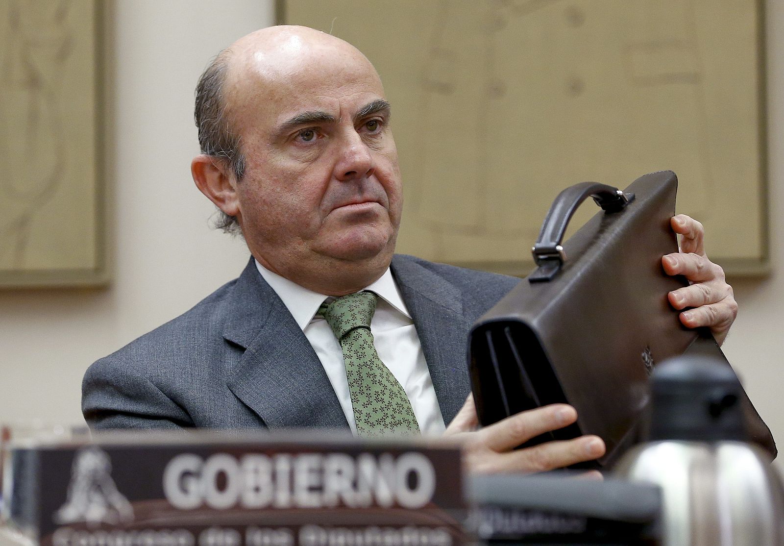 El ministro de Economía y Competitividad, Luis de Guindos, durante su comparecencia en la Comisión de Economía en el Congreso de los Diputados