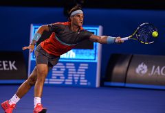 Tomic allana el camino a Nadal