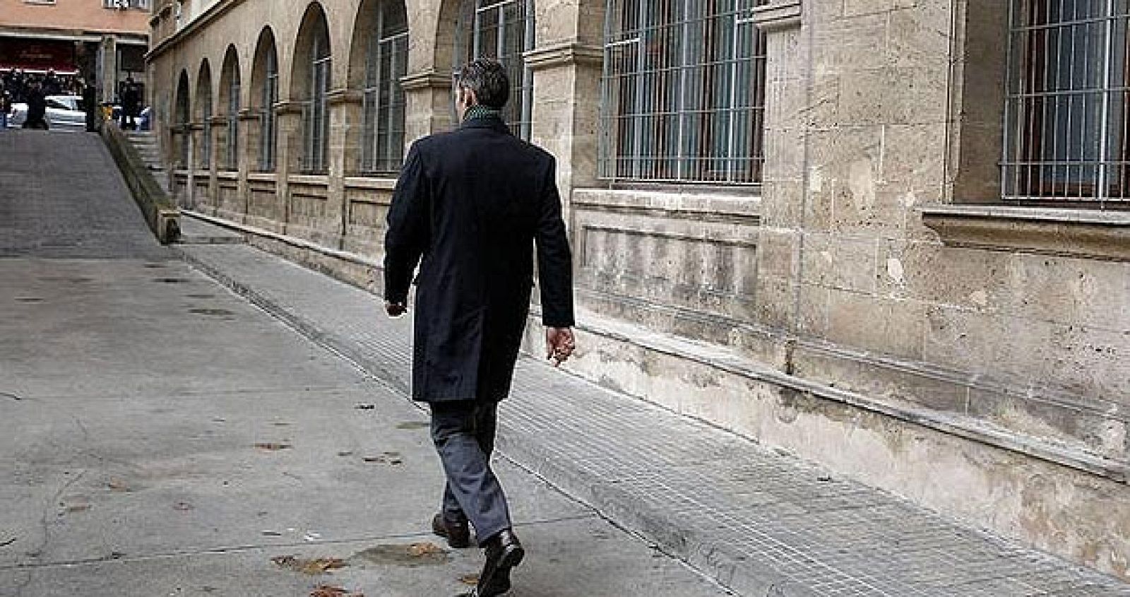 Iñaki Urdangarin accede a los juzgados de Palma a pie para prestar declaración