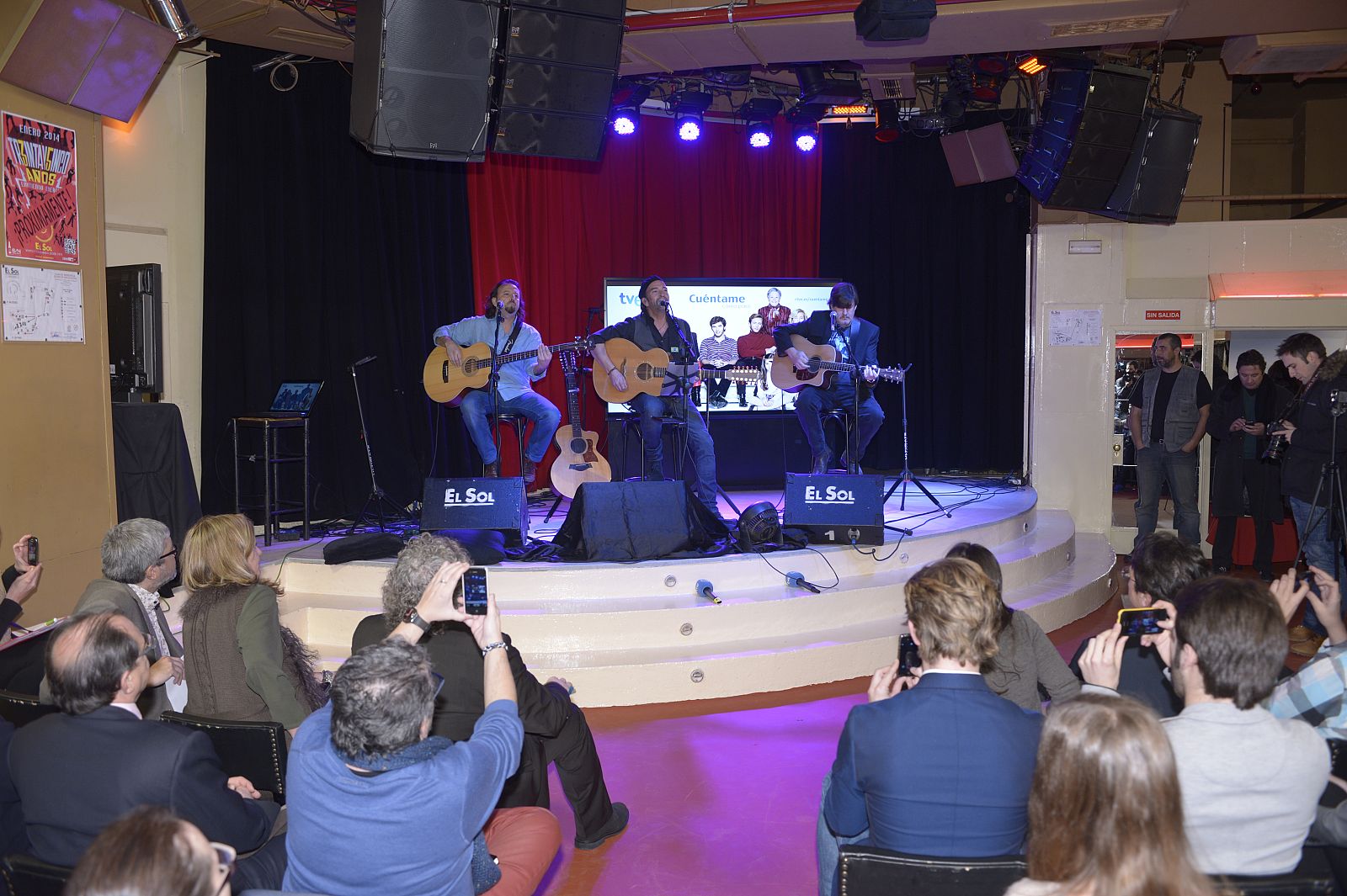 Del "Déjame", al "Cuéntame", 'Los Secretos' le cantan a los Alcántara