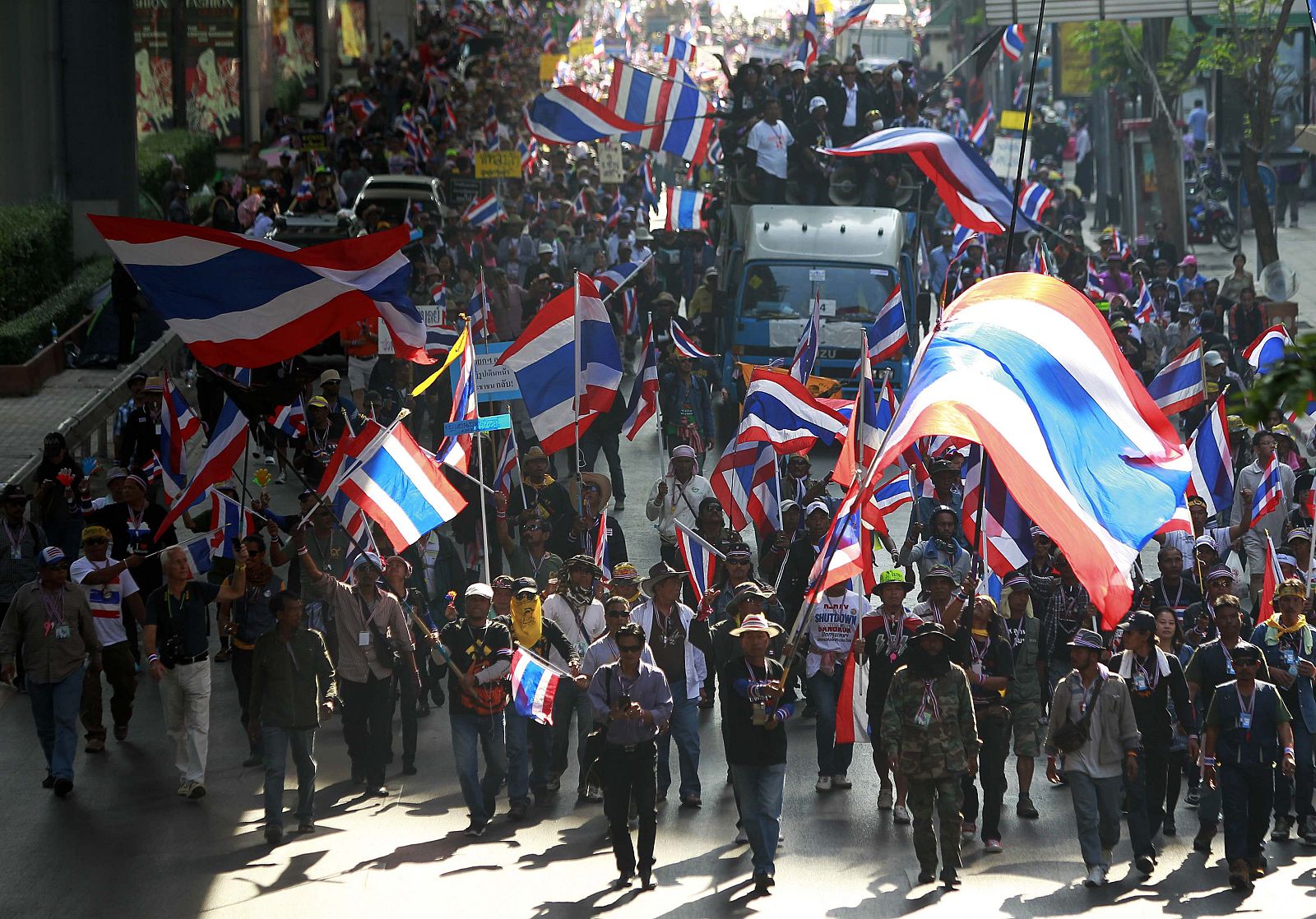Manifestantes antigubernamentales en Bangkok, el 16 de enero
