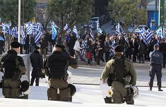 Un tribunal griego anula el recorte salarial a policías y militares exigido por la troika en 2012