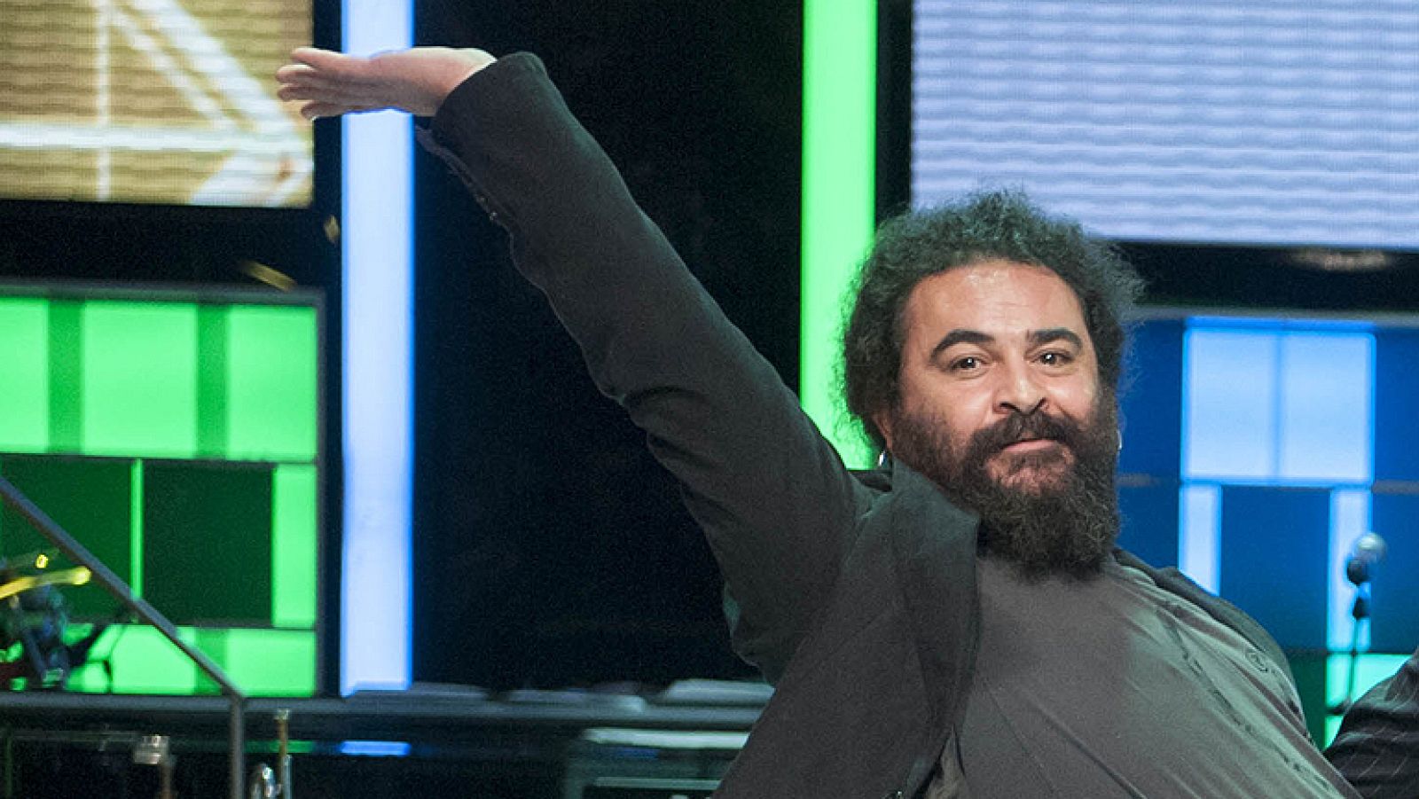 'El Sevilla' cambia de bando...¡Ahora es jurado de 'Mira quién baila'!