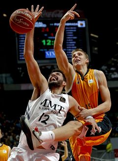 El Madrid recibe a Unicaja para completar una primera vuelta imbatido