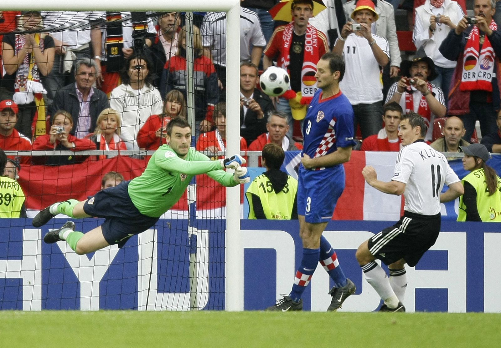 Croacia vence 2-1 a Alemania y se clasifica para cuartos