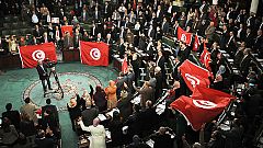 El Parlamento de Túnez aprueba la primera Constitución de su democracia