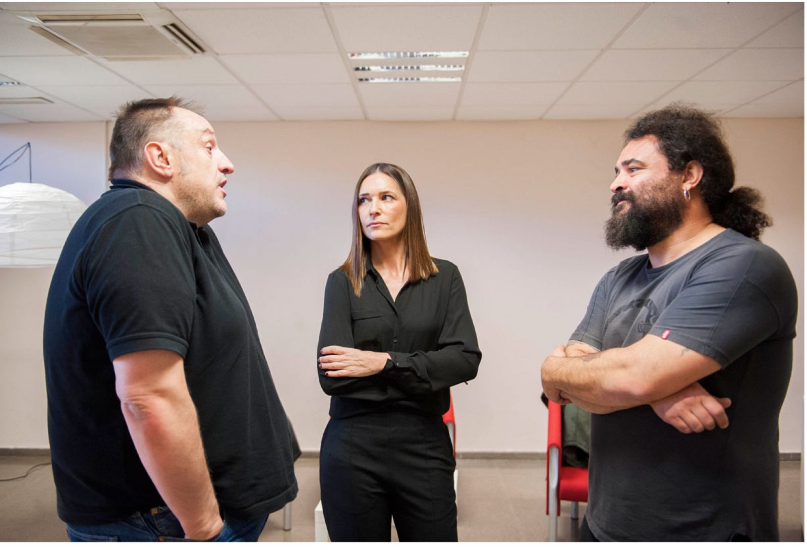 Noemí Galera practica su mirada de juez implacable.