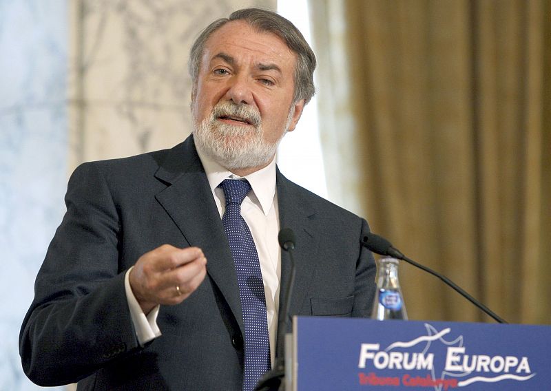 Mayor Oreja renuncia a ser cabeza de lista del PP en las elecciones europeas